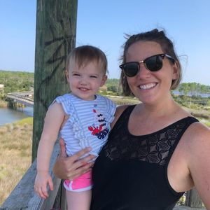 Meet your Posher, Adrianne